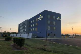 Microtel Inn & Suites by Wyndham Milford - 9