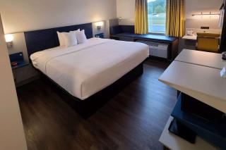 Microtel Inn & Suites by Wyndham Milford - 4