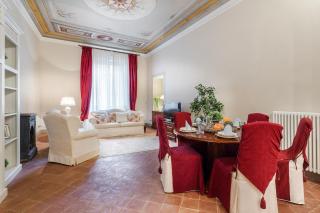Casa Daniela, BEYOND THE EXTRAORDINARY Romantic Quiet Spacious Apartment Next to Guinigi Tower - Lucca - 9