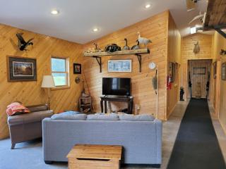 Dog-Friendly The Lodge Home - Cable - 9