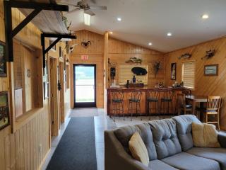 Dog-Friendly The Lodge Home - Cable - 3