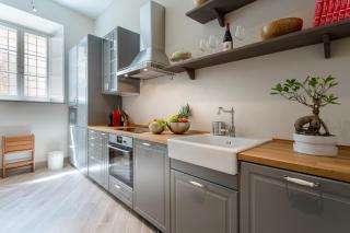 Casa Mirella, central smart GROUND FLOOR apartment inside Lucca - 2