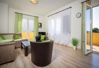 Apartment Draga with Sea View, Terrace & Parking - 3