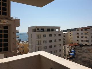 Leonard's Shengjin Apartments - 8