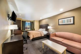 Quality Inn & Suites near NAS Fallon - Fallon - 1