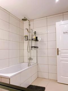 Chambre 26m - Salon et kitchenette privé - WIFI - Woippy - 1