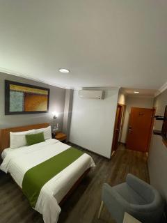 Hotel Plaza Monte Carlo - Guayaquil - 4