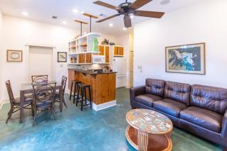 Hibiscus Coffee & Guesthouse - Santa Rosa Beach - 5