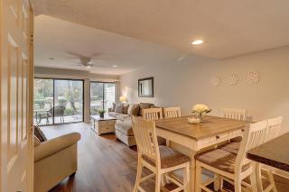 King Two Double Beds Fold Out Couch Sleeps 8 People Bikes & Beach Gear included Free Beach Parking - 6