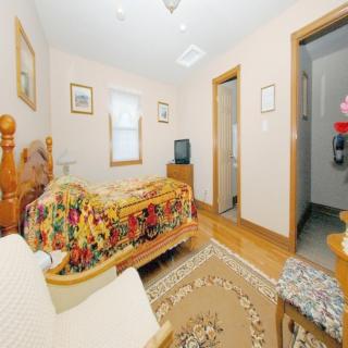 Anna's Bed & Breakfast - 7