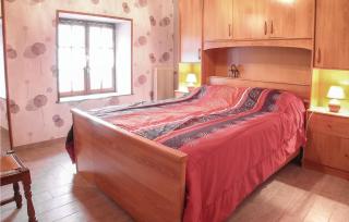 5 Bedroom Awesome Home In Louzy - Magé - 4