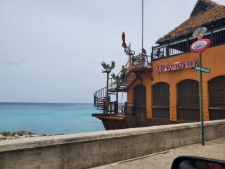 MoBay house with Hillside view close to beach - 4