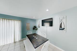 Island Escape & Huisache Townhome - South Padre Island - 3