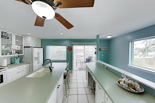 Island Escape & Huisache Townhome - South Padre Island - 1