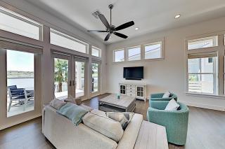 Whales Manor - 7
