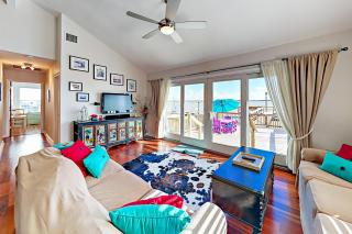 The Purple Beach House - 4