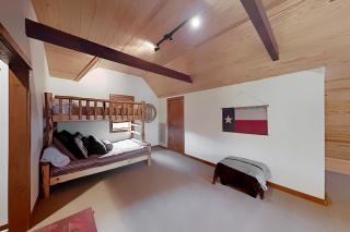 Luke Lake Living - 9
