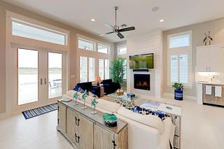 Waterfront Paradise, Private Pool & Dock, Poolside TV & Multi-TV Game Room - 9