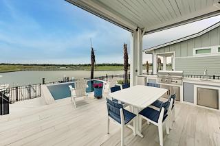 Waterfront Paradise, Private Pool & Dock, Poolside TV & Multi-TV Game Room - Rockport - 7