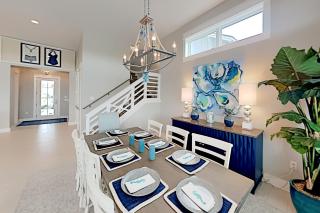 Waterfront Paradise, Private Pool & Dock, Poolside TV & Multi-TV Game Room - 4