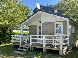 Camping Le Jardin - chalets, bungalows et emplacements nus pour des vacances nature le long de la rivière le Gijou - Lacaze - 6