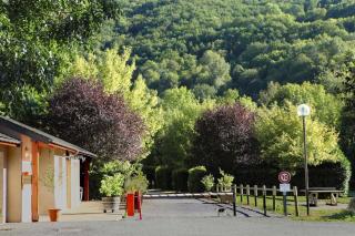 Camping Le Jardin - chalets, bungalows et emplacements nus pour des vacances nature le long de la rivière le Gijou - Lacaze - 7