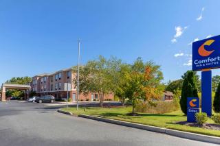 Comfort Inn & Suites Cambridge - Cambridge - 0