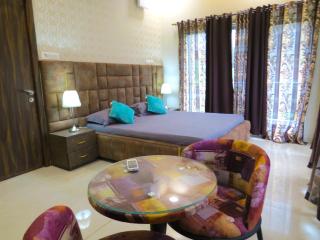 Lavish 3BHK Villa - Private Pool - F4 The Heaven - 8