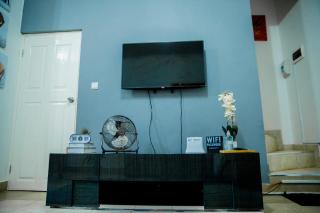 The Sanctuary - Modern 2Bed Maisonette in Secure Foxdale Estate Solar Wi-Fi Garden - Lusaka - 1