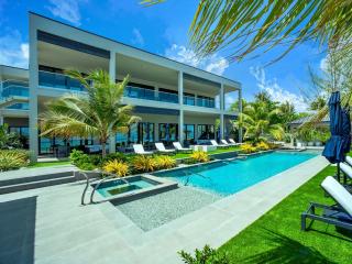 Black Urchin Boutique Resort - Belford Estates - 8
