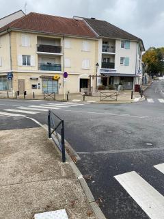 GRAND STUDIO avec balcon -4 PERSONNES-DISNEYLAND- PARIS a 10 minutes - Thorigny-sur-Marne - 4