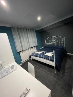 White Rose Hotel and Restaurant - 7