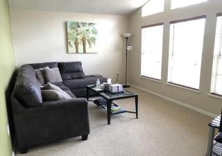Beautiful Waterfront Home with Heated Pool and Game Room - Davenport - 1