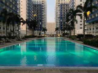 Azenith Staycation At Sea Residences Moa - 3