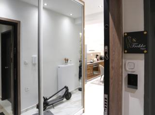 LA Larissa Luxury Apartments Trekke - 8