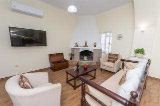 Angels’ Home- Modern & Comfy, Fully equipped 3BD - Dhrápanos - 0