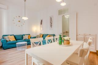 Avanti La Campana, con un balcón que te enamorará del ambiente de Sevilla - Siviglia - 6