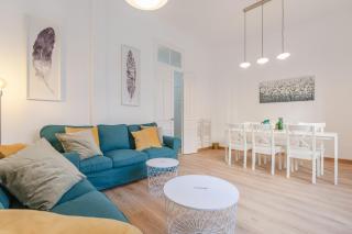 Avanti La Campana, con un balcón que te enamorará del ambiente de Sevilla - Siviglia - 5