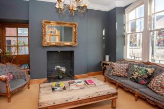 Quirky Cardiff Bay Hen House Sleeps 14-16 - 5