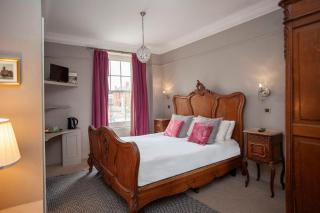 Quirky Cardiff Bay Hen House Sleeps 14-16 - 4