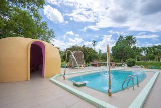 Kitty Wonderland Lot 2950 - 7