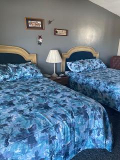 HOMETOWN INN - Charles City - 4