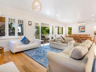 This Is It - stylish 4-bedroom Vincentia retreat - Vincentia - 3