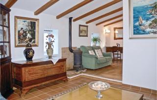 1 Bedroom Gorgeous Apartment In Selva - 2