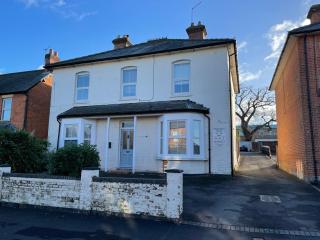 Arlan House, Central Basingstoke Hotel - Basingstoke - 3