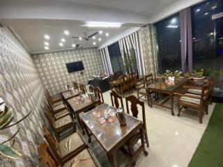 Hotel Ash Vale - Srinagar - 2