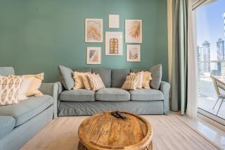 Stylish Waterfront Apartment With Views on Canal - Dubai - 5
