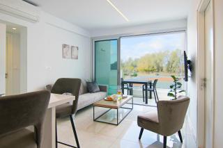 Phaedrus Living - Seaside Executive Flat Harbour 201 - 2