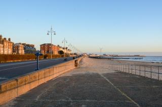 Sea Views Stunning 2 Bedroom Apartment # - Lowestoft - 6
