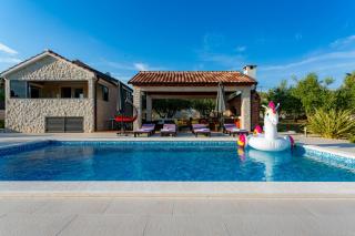 Villa Lorema-pet friendly on 5000 sqm garden,pool, jacuzzi, billiard&PS5 - Sveti Filip i Jakov - 6